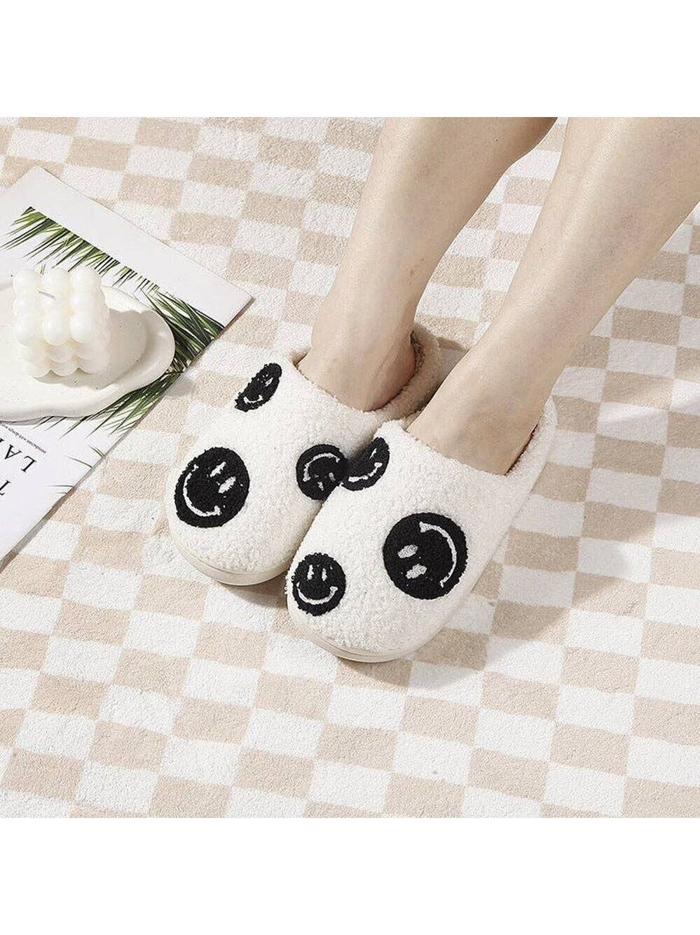 Slipeer - Smile Face Pattern Winter Slippers: Size 9 Boutique